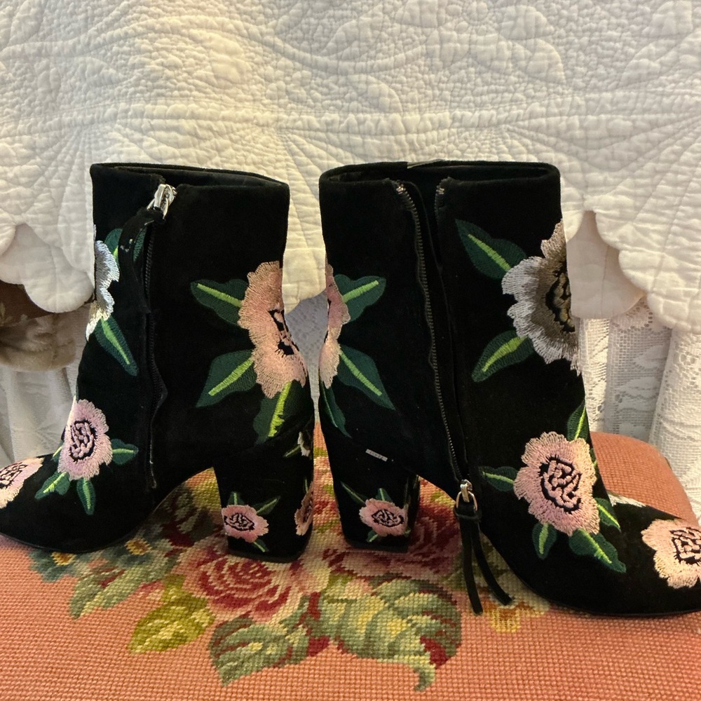 Rebecca Minkoff Embroidered Booty - Picture 3 of 9